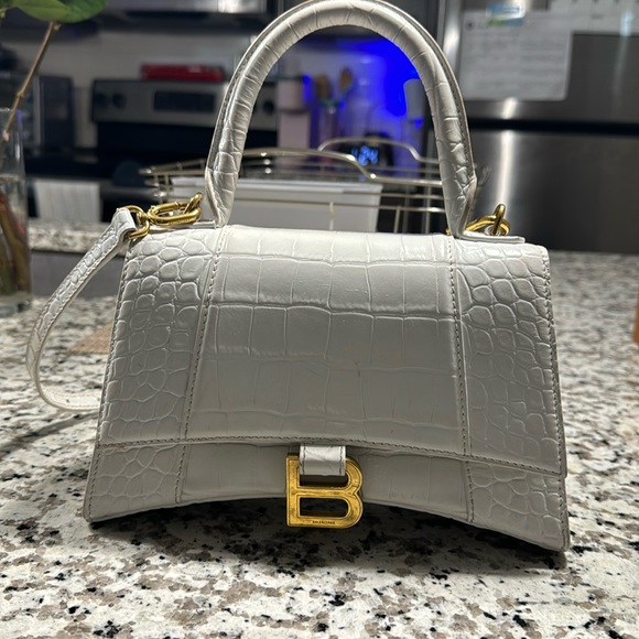 Balenciaga - Picture 1 of 7